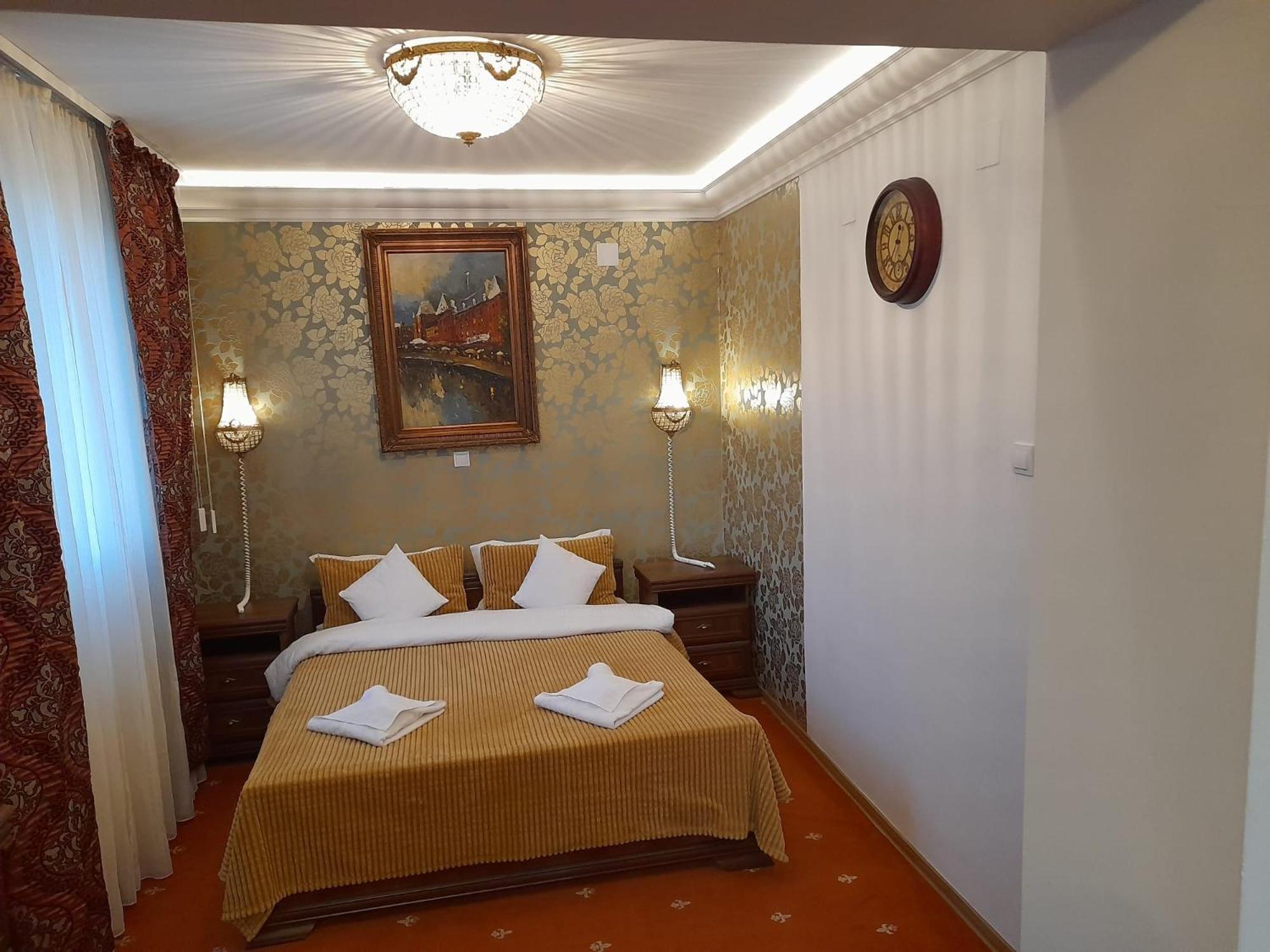 Pensiunea Crown Royal Pensión Alba Iulia